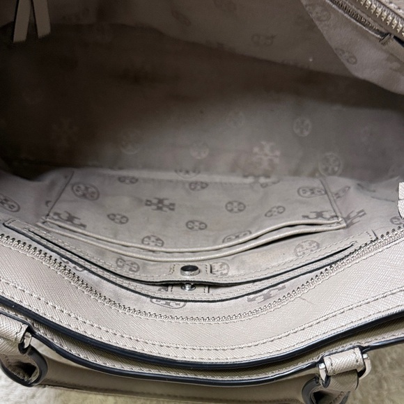 Tory Burch Robinson Crosshatch Tote Shoulder Bag Taupe - Picture 13 of 16